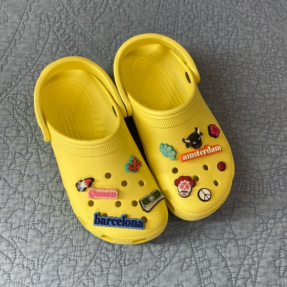 Crocs loaded w Jibbetz - Picture 2 of 14